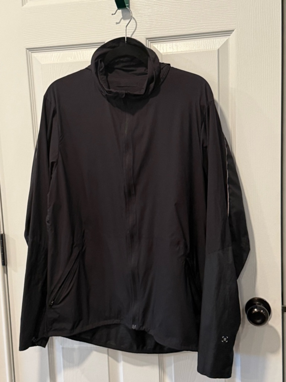 Lululemon women’s gorpcore Lightweight Black Hooded Jacket size L